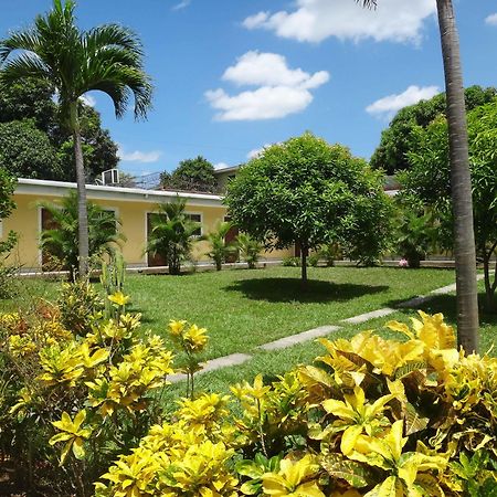 Hotel La Arboleda มานากัว ภายนอก รูปภาพ