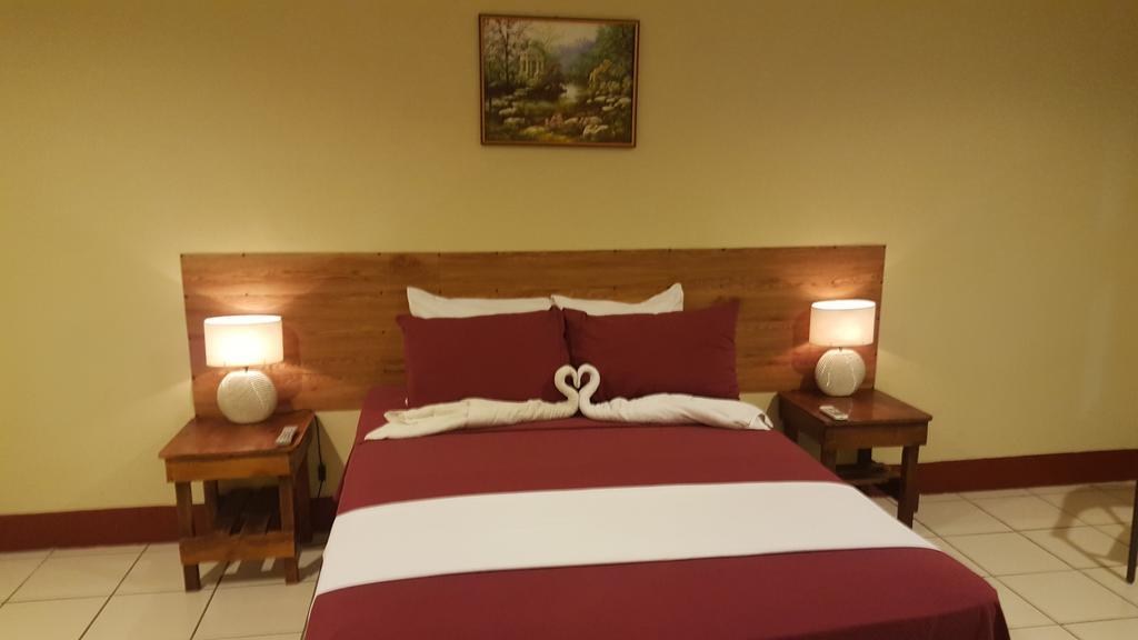 Hotel La Arboleda มานากัว ภายนอก รูปภาพ